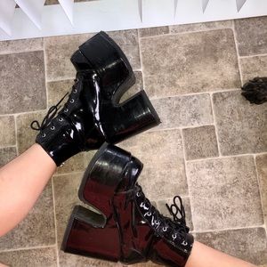 DEMONIA BADASS CHUNCKY PLATFORM BOOTS